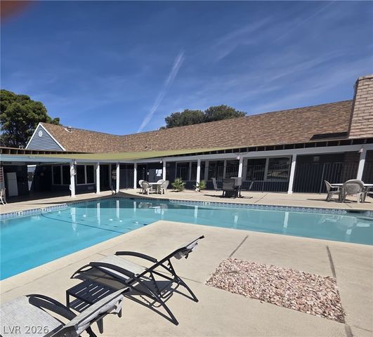 4557 Royal Ridge Boulevard, Las Vegas, NV 89103