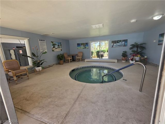 4557 Royal Ridge Boulevard, Las Vegas, NV 89103