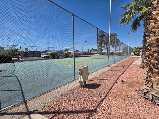 4557 Royal Ridge Boulevard, Las Vegas, NV 89103