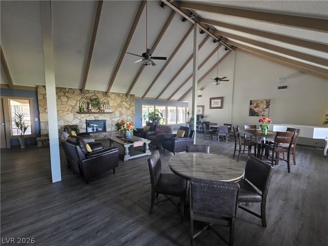 4557 Royal Ridge Boulevard, Las Vegas, NV 89103