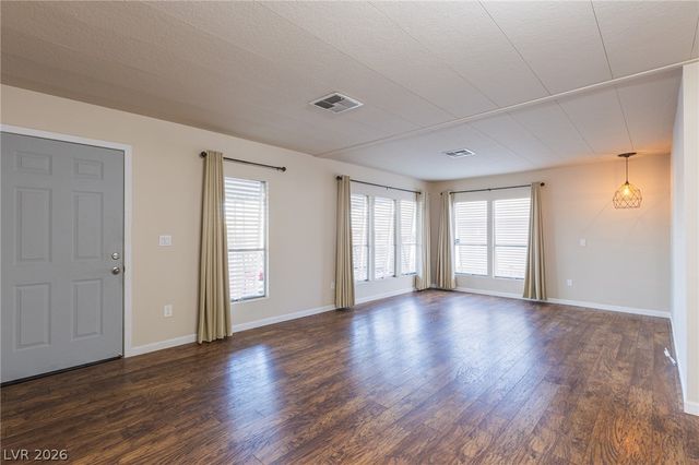 4557 Royal Ridge Boulevard, Las Vegas, NV 89103