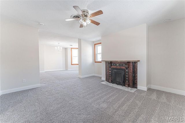 221 W Miller Street, De Soto, MO 63020