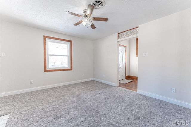 221 W Miller Street, De Soto, MO 63020