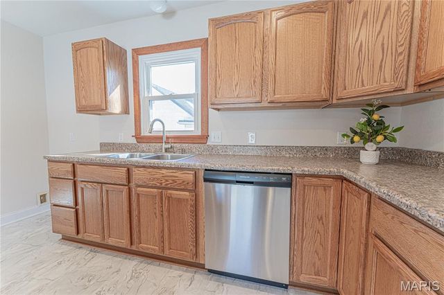 221 W Miller Street, De Soto, MO 63020