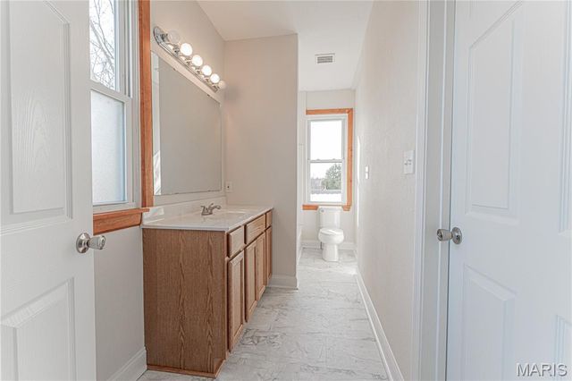 221 W Miller Street, De Soto, MO 63020