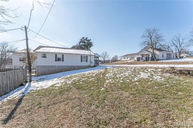 221 W Miller Street, De Soto, MO 63020