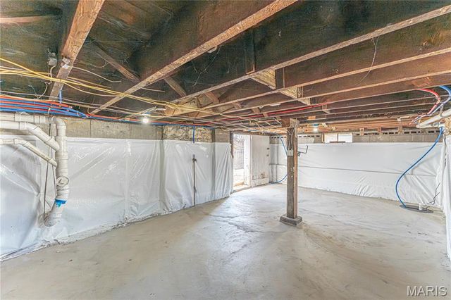 221 W Miller Street, De Soto, MO 63020