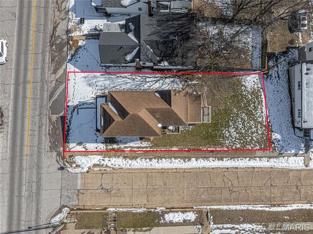 221 W Miller Street, De Soto, MO 63020