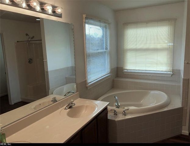 5608 Del Park Ct, Virginia Beach, VA 23455
