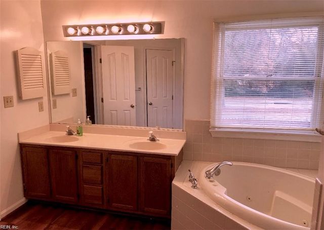5608 Del Park Ct, Virginia Beach, VA 23455