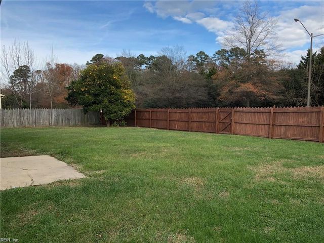 5608 Del Park Ct, Virginia Beach, VA 23455