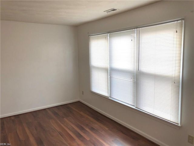 5608 Del Park Ct, Virginia Beach, VA 23455