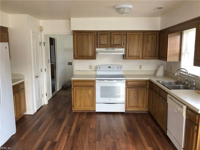 5608 Del Park Ct, Virginia Beach, VA 23455