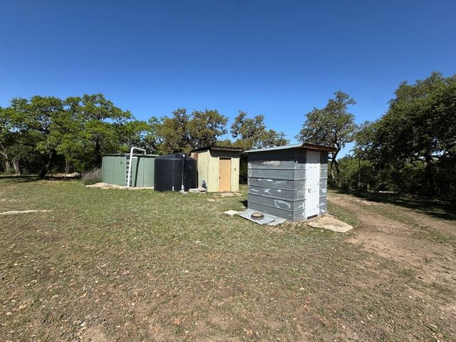 2485 Bump Gate Rd., Pipe Creek, TX 78063