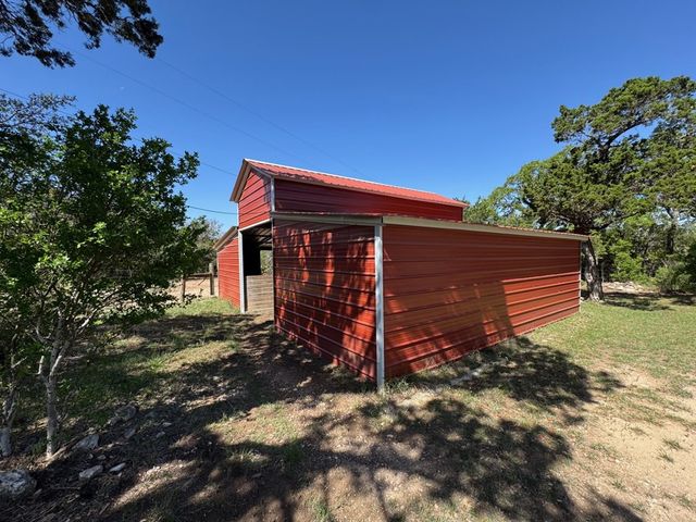 2485 Bump Gate Rd., Pipe Creek, TX 78063