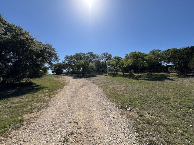 2485 Bump Gate Rd., Pipe Creek, TX 78063