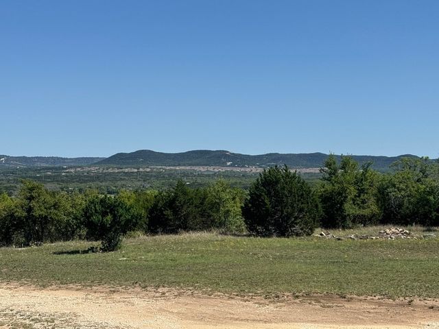 2485 Bump Gate Rd., Pipe Creek, TX 78063