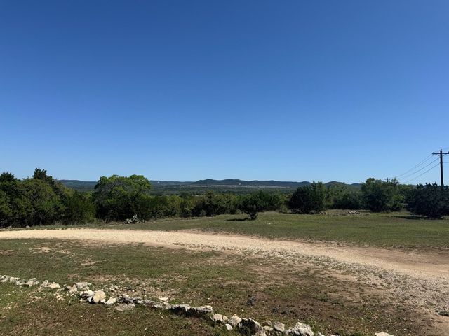 2485 Bump Gate Rd., Pipe Creek, TX 78063