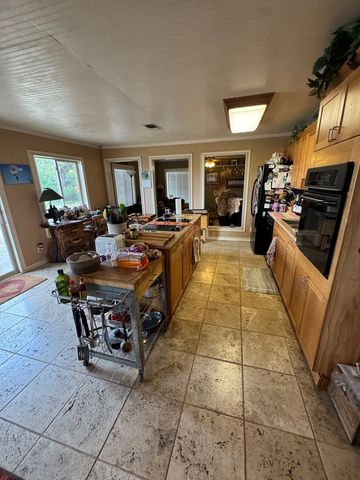 2485 Bump Gate Rd., Pipe Creek, TX 78063
