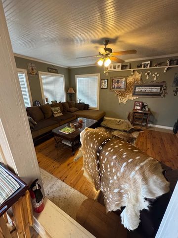 2485 Bump Gate Rd., Pipe Creek, TX 78063