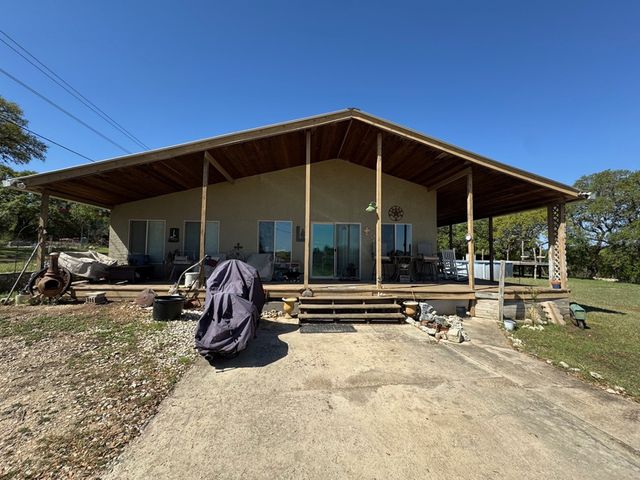 2485 Bump Gate Rd., Pipe Creek, TX 78063