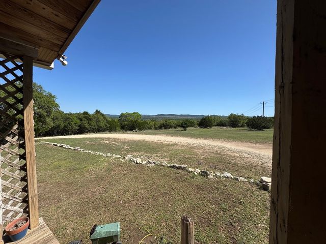 2485 Bump Gate Rd., Pipe Creek, TX 78063