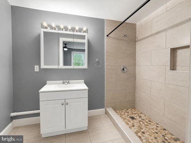 155 LAND OR DR, Ruther Glen, VA 22546