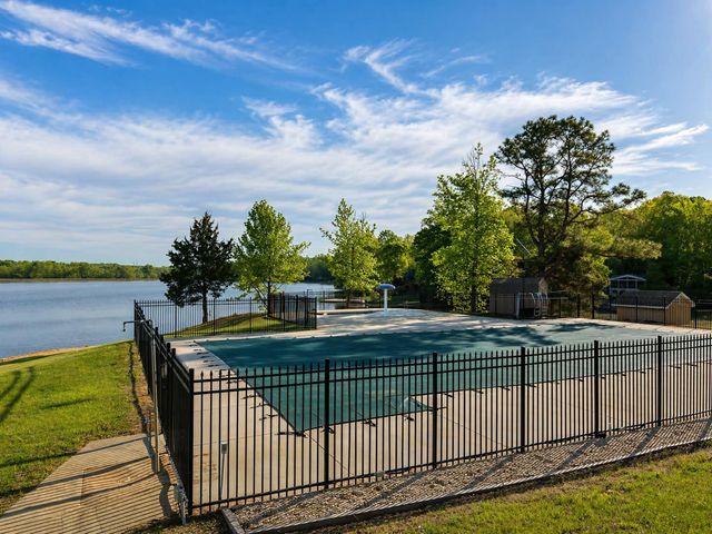 155 LAND OR DR, Ruther Glen, VA 22546