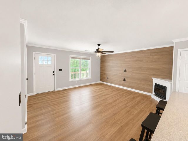 155 LAND OR DR, Ruther Glen, VA 22546