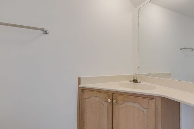1726 Sessions Walk 1726, Hoffman Estates, IL 60169