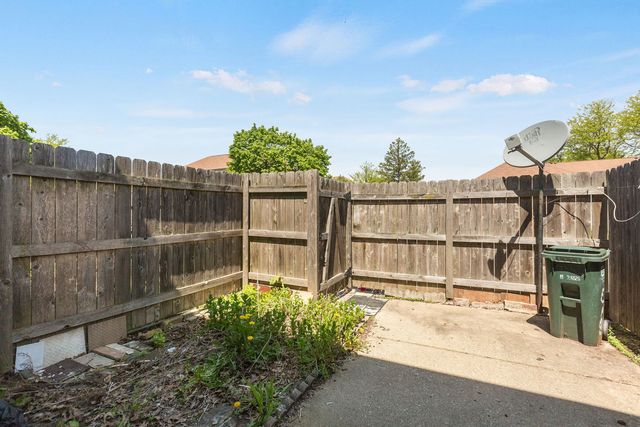 1726 Sessions Walk 1726, Hoffman Estates, IL 60169