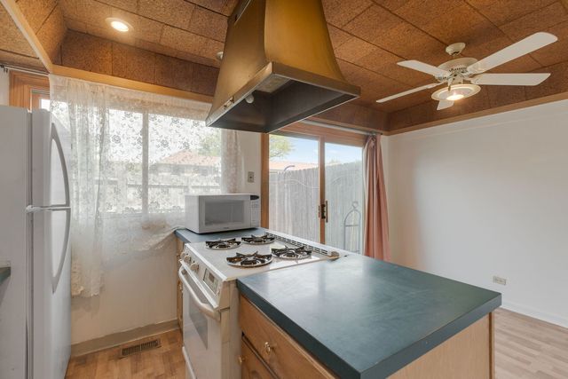 1726 Sessions Walk 1726, Hoffman Estates, IL 60169