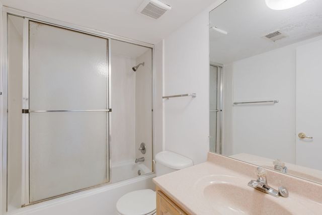 1726 Sessions Walk 1726, Hoffman Estates, IL 60169