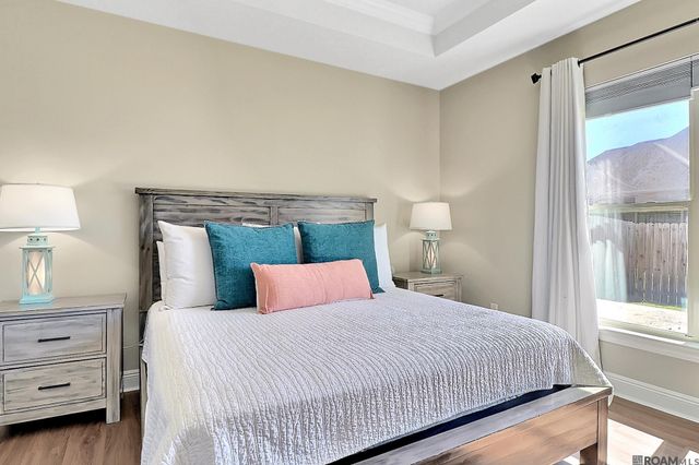 8786 Greenleaves Dr, Denham Springs, LA 70726