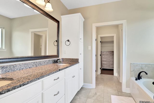 8786 Greenleaves Dr, Denham Springs, LA 70726