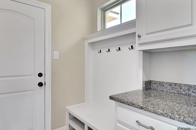 8786 Greenleaves Dr, Denham Springs, LA 70726