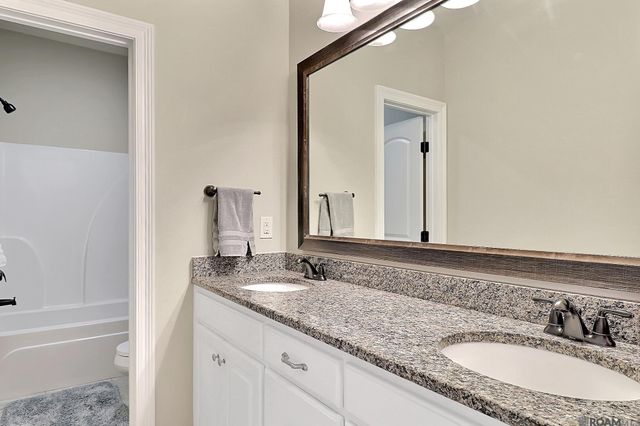 8786 Greenleaves Dr, Denham Springs, LA 70726