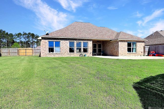 8786 Greenleaves Dr, Denham Springs, LA 70726