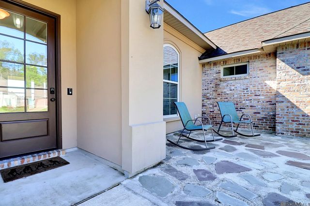 8786 Greenleaves Dr, Denham Springs, LA 70726