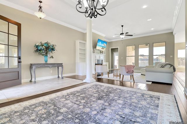 8786 Greenleaves Dr, Denham Springs, LA 70726