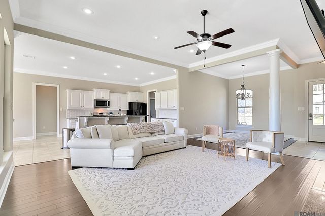 8786 Greenleaves Dr, Denham Springs, LA 70726