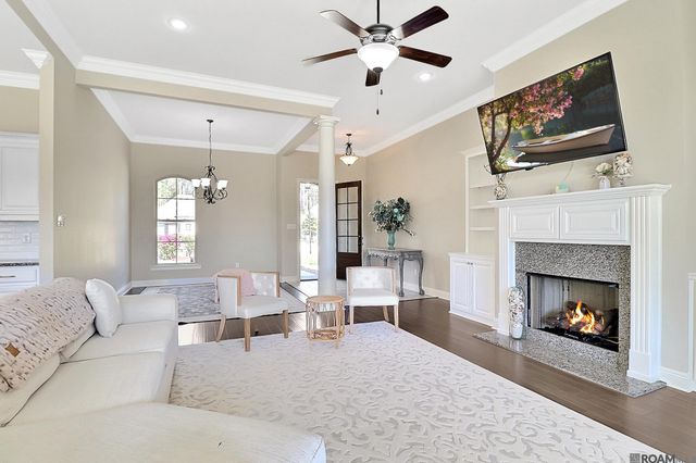 8786 Greenleaves Dr, Denham Springs, LA 70726