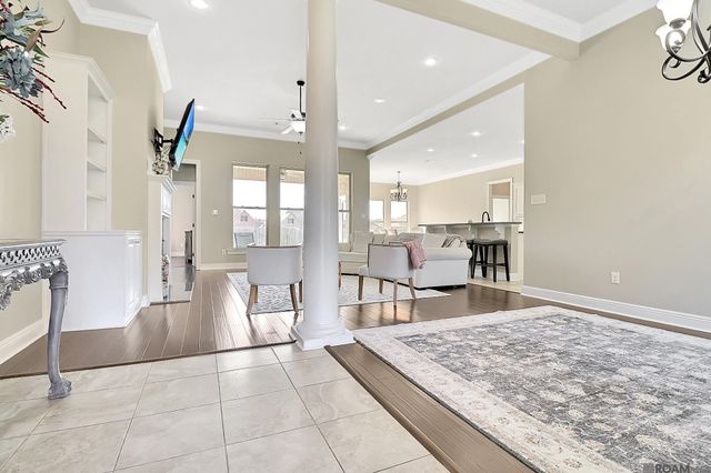 8786 Greenleaves Dr, Denham Springs, LA 70726