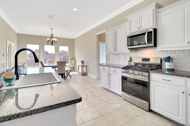 8786 Greenleaves Dr, Denham Springs, LA 70726