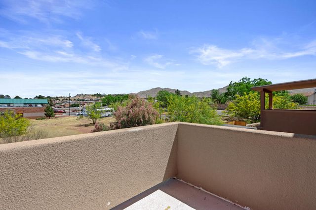 561 Green Village Court A, El Paso, TX 79912