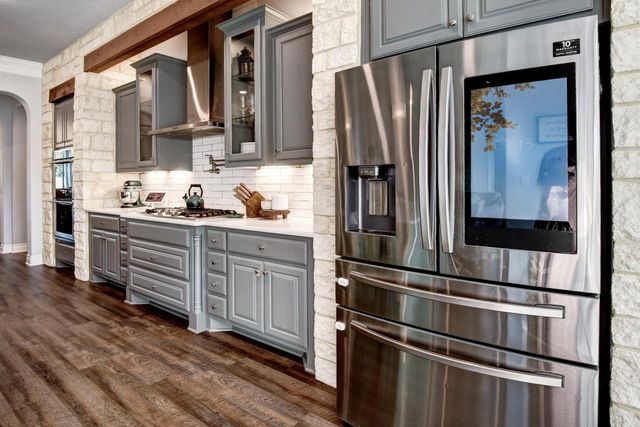 222 August Avenue, Shiner, TX 77984