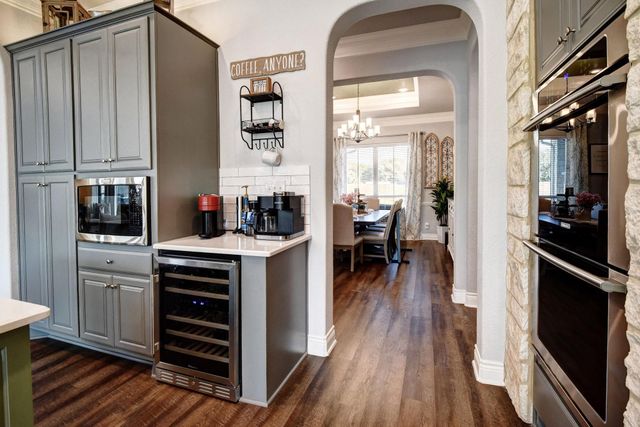 222 August Avenue, Shiner, TX 77984