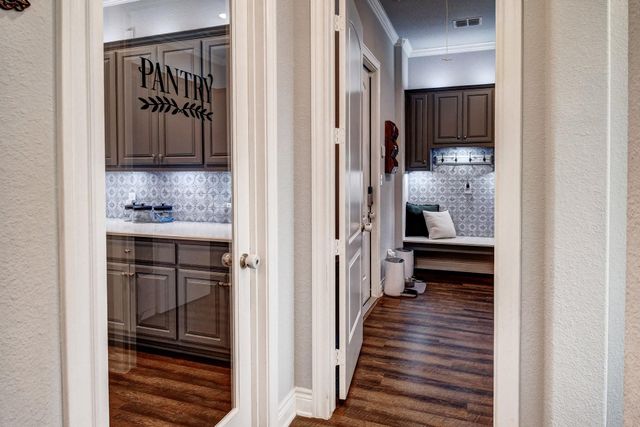 222 August Avenue, Shiner, TX 77984