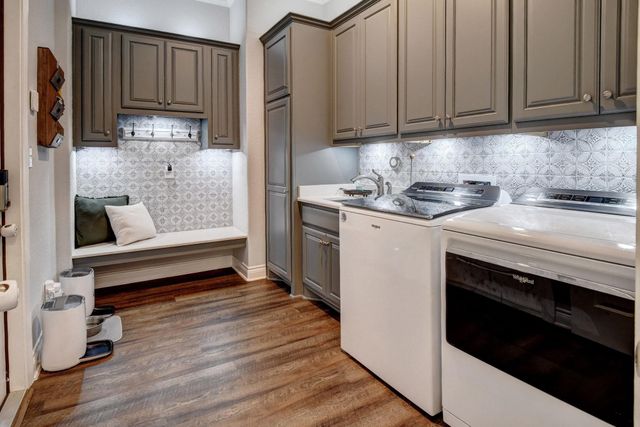 222 August Avenue, Shiner, TX 77984