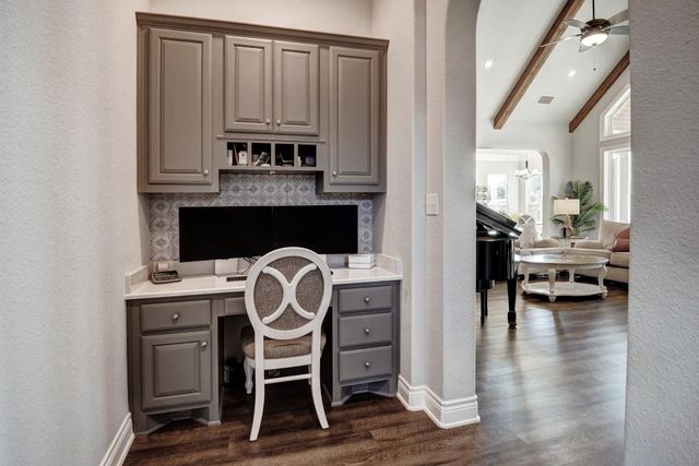 222 August Avenue, Shiner, TX 77984